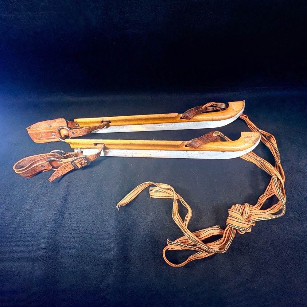 J. Nooitgedagt & Zn IJlst Wooden Ice Skates Vintage Dutch Doorlopers Size 26 L